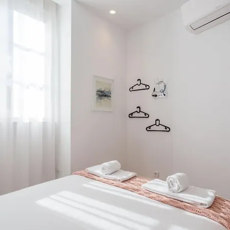 Be Local - Historic House Of Santo Andre In Alfama - Apartment *