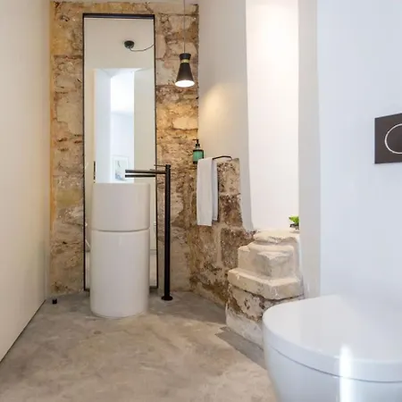 Be Local - Historic House Of Santo Andre In Alfama - Apartment